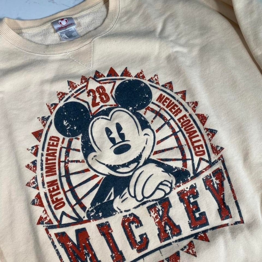 Vintage Disney Store Mickey crewneck XXL | Mickey Distressed Graphic